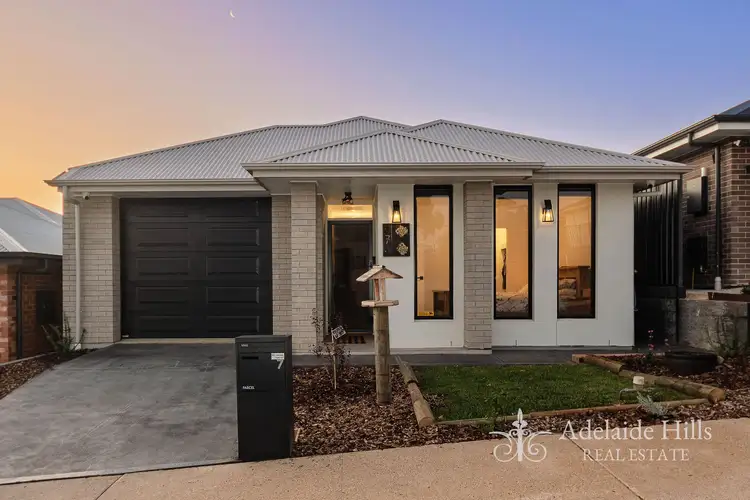 7 Kingsbridge Avenue