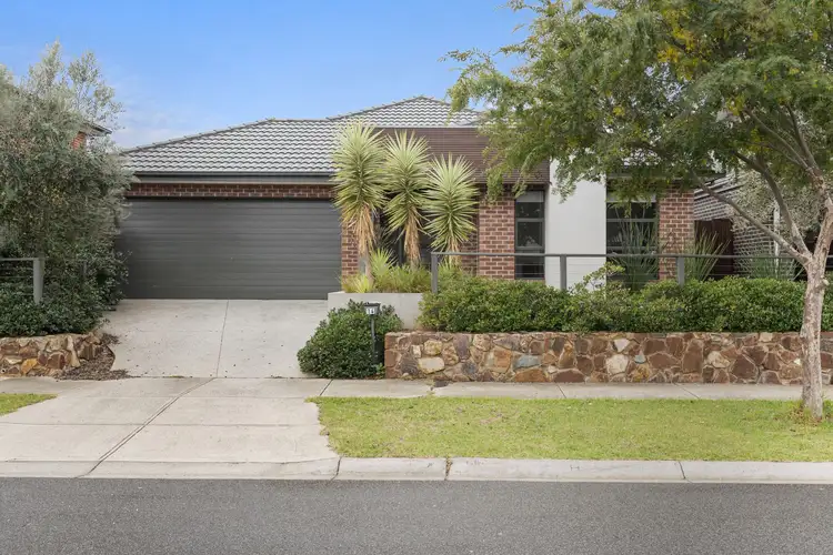 14 Dawnview Crescent, Roxburgh Park VIC 3064