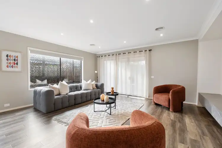 14 Dawnview Crescent, Roxburgh Park VIC 3064