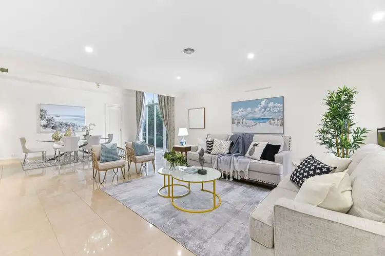 3 Bluegrass Close, Waterways VIC 3195