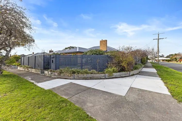 Fifth view of Homely house listing, 2 Ambrose Avenue, Traralgon VIC 3844