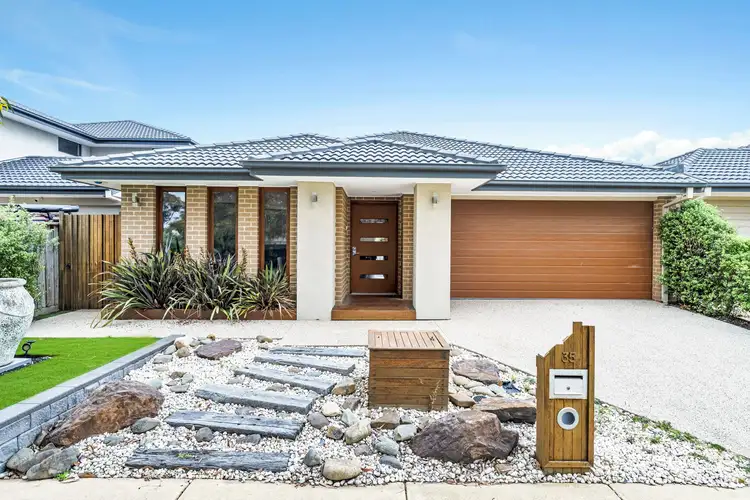 35 Waterside Circuit, Sandhurst VIC 3977