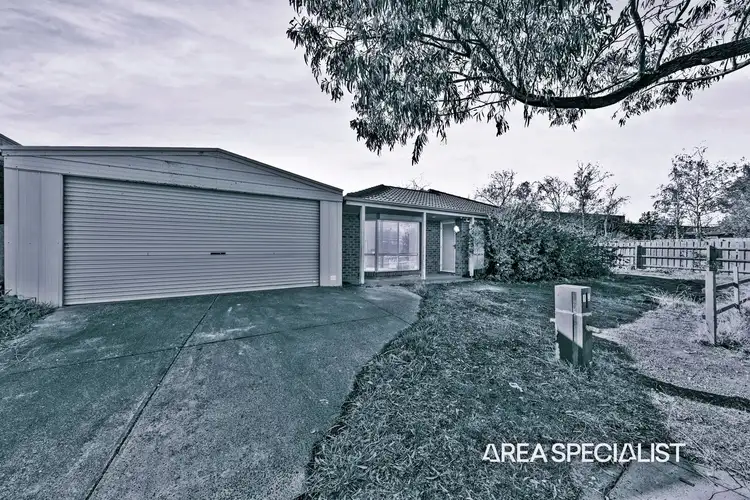 15 Holt Place, Pakenham VIC 3810