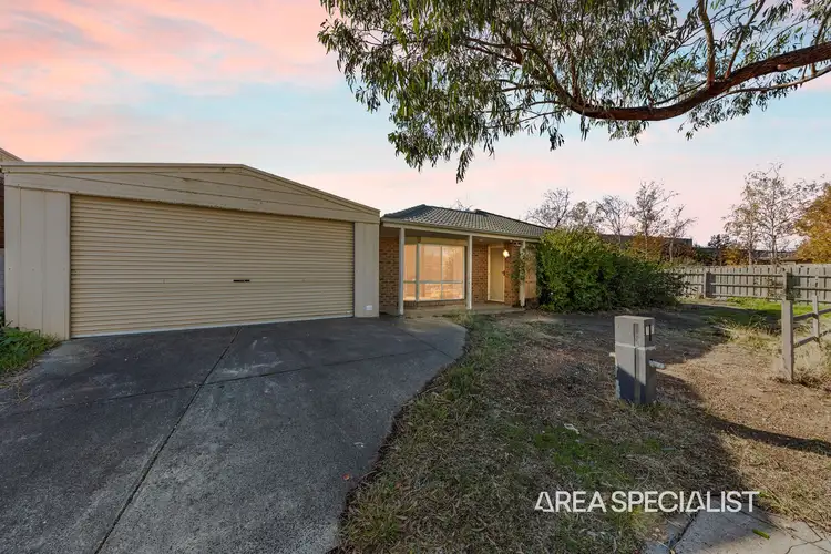 15 Holt Place, Pakenham VIC 3810