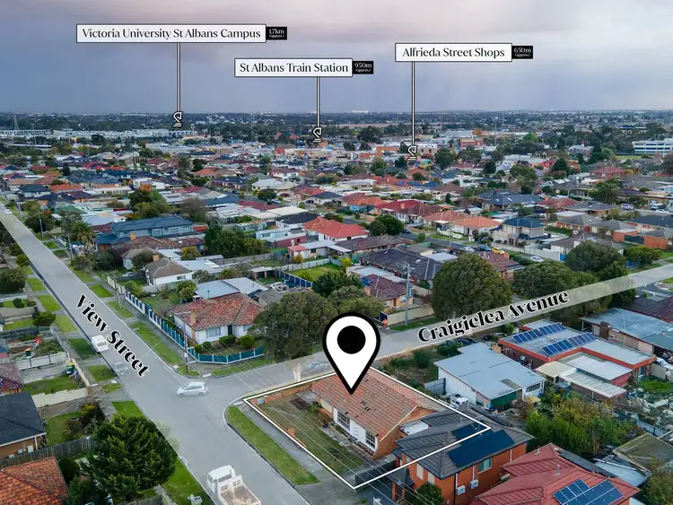 Third view of Homely house listing, 2 Craigielea Avenue, St Albans VIC 3021