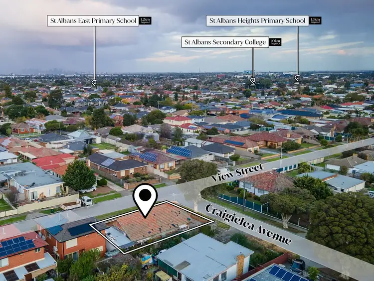 Fifth view of Homely house listing, 2 Craigielea Avenue, St Albans VIC 3021