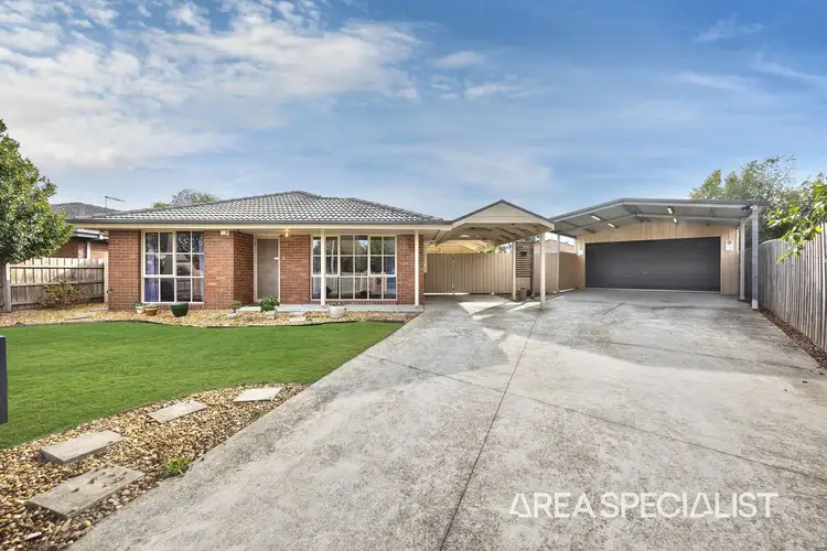 15 Cantle Close, Pakenham VIC 3810