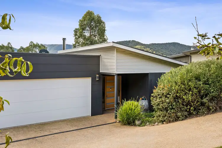 22 Leader Reef Drive, Bright VIC 3741