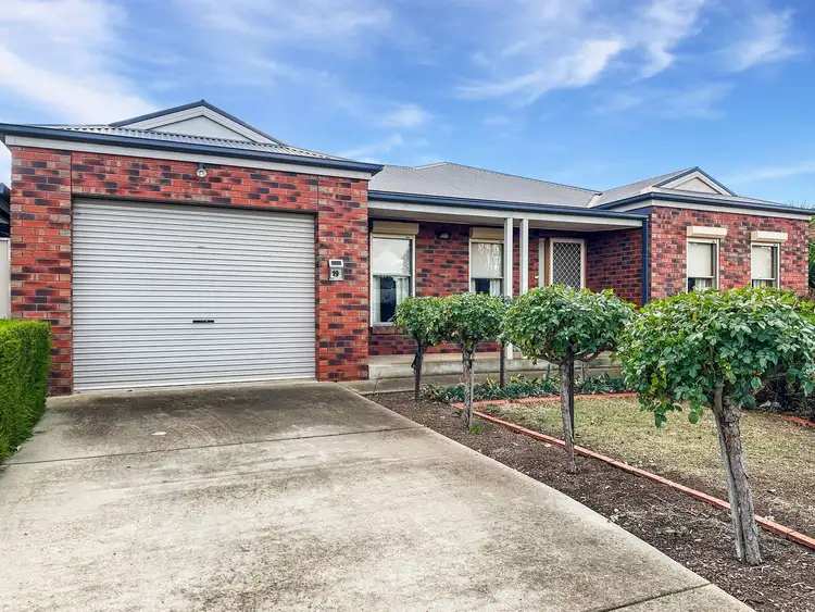 19 Hall Street, Carisbrook VIC 3464