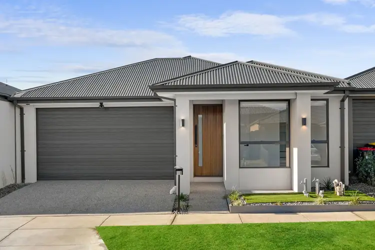 18 Hederwick Street, Mickleham VIC 3064