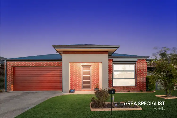 5 Chedword Road, Cranbourne North VIC 3977