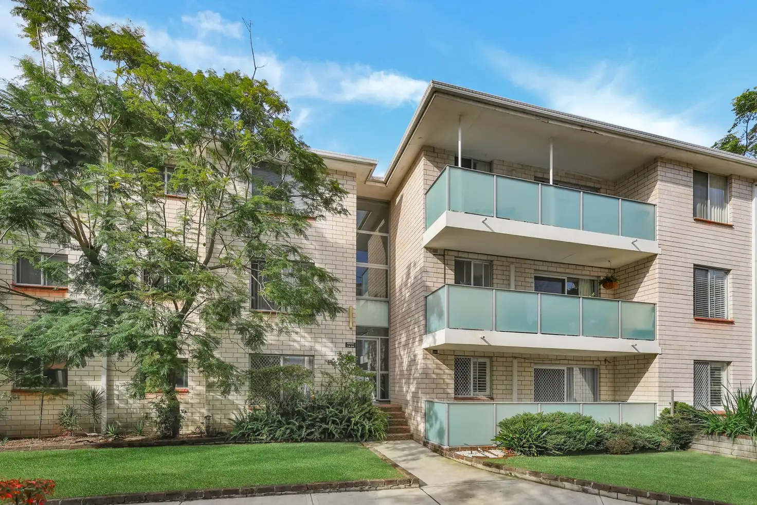 Main view of Homely unit listing, 18/24-28 Port Hacking Road, Sylvania NSW 2224