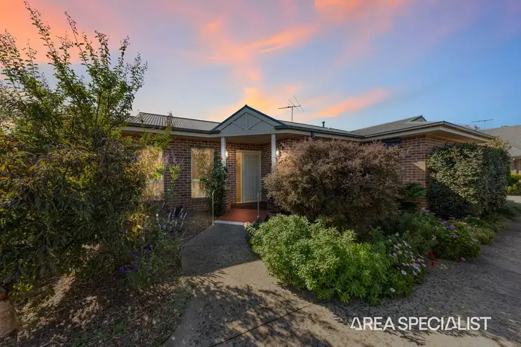 1/4 Henry Street, Pakenham VIC 3810
