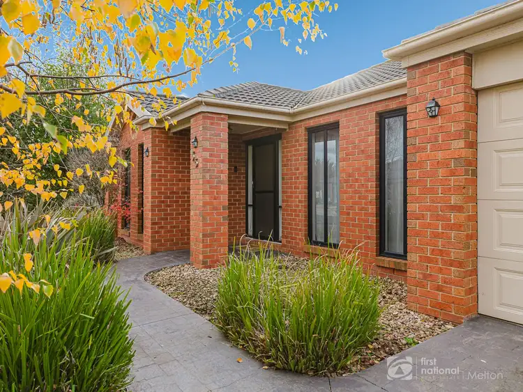 35 Ranfurlie Circuit, Melton West VIC 3337