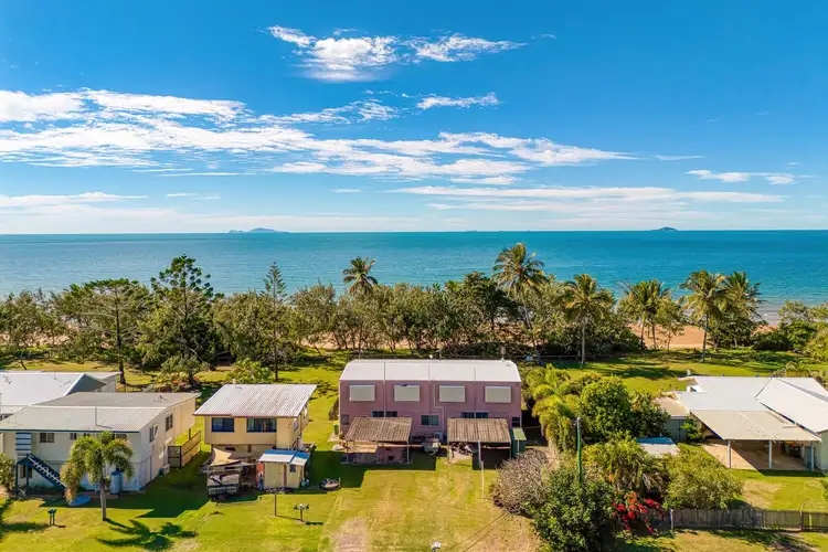 2/14 Owen Jenkins Drive, Sarina Beach QLD 4737