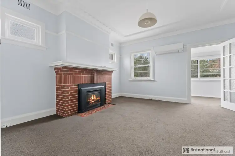 19 Gladstone Street, Bathurst NSW 2795