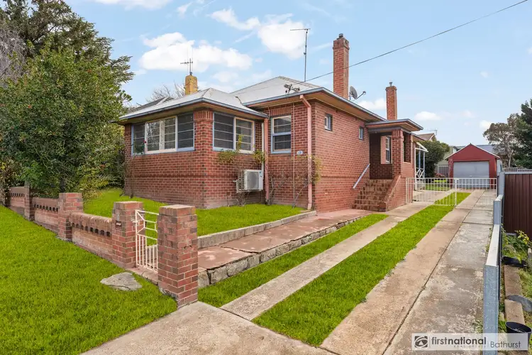 19 GLADSTONE STREET, Bathurst NSW 2795