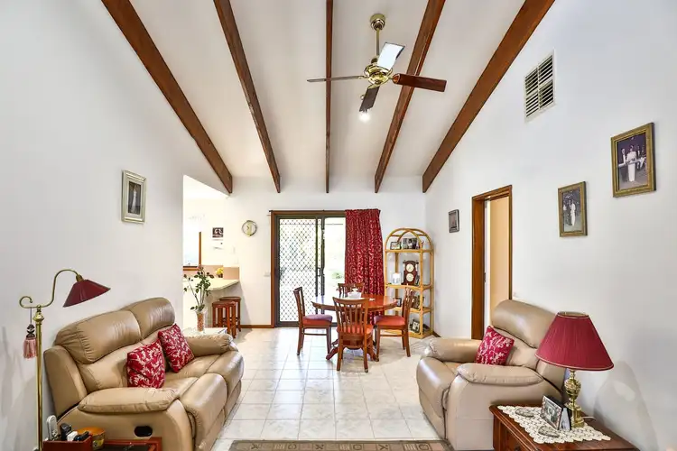 Seventh view of Homely house listing, 5 Adrian Court, Mildura VIC 3500