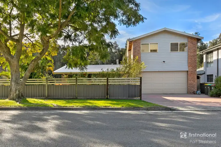 19 Taylor Road, Taylors Beach NSW 2316