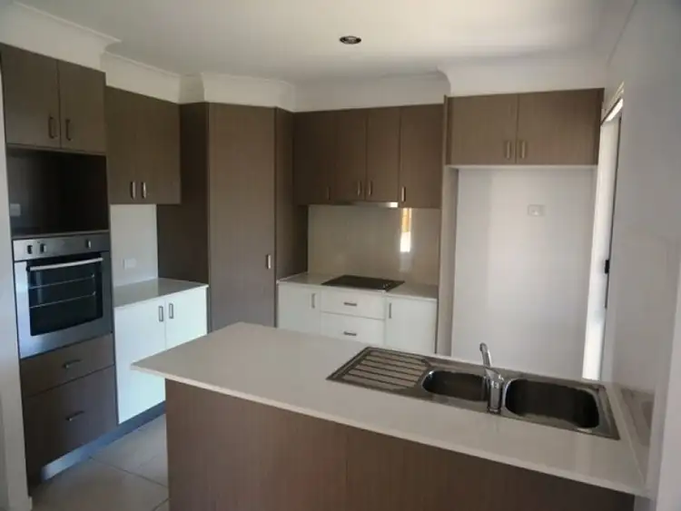 1/14 Halifax Place, Bucasia QLD 4750