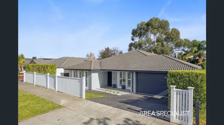 8 Caspian Chase, Pakenham VIC 3810