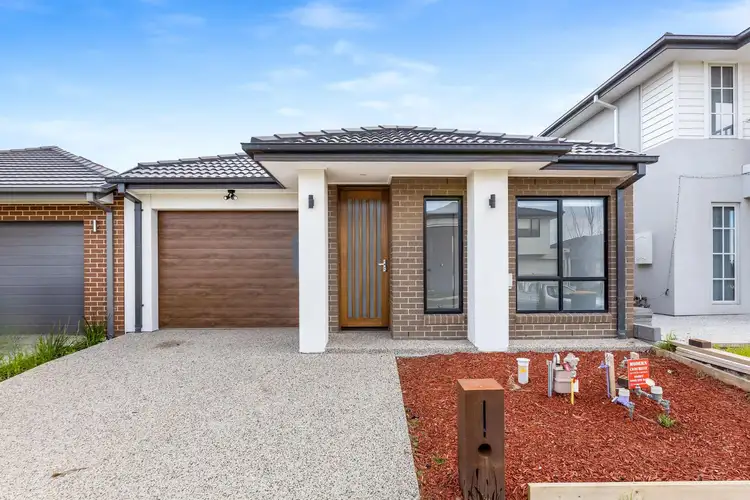 7 Tines way, Clyde North VIC 3978