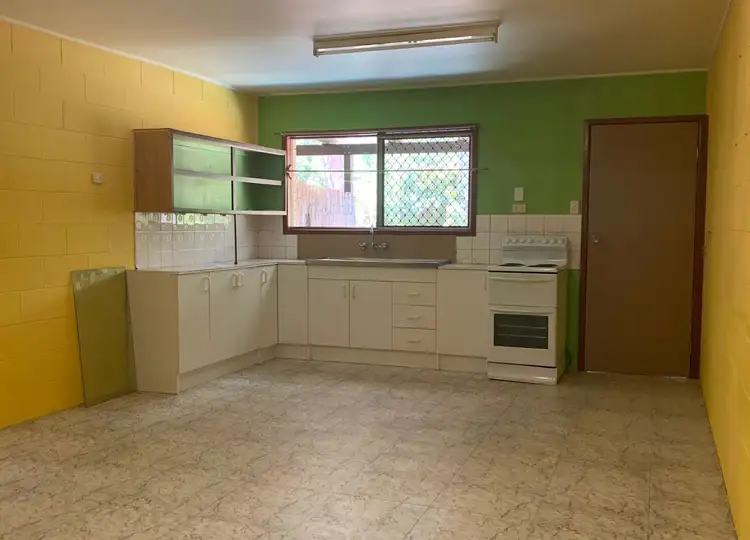 2/114a Waverley Street, Bucasia QLD 4750