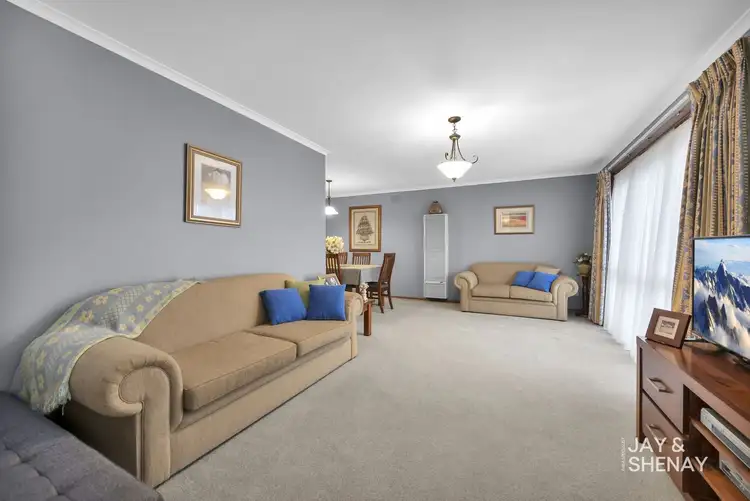 Second view of Homely house listing, 7 Thompson Court, Endeavour Hills VIC 3802