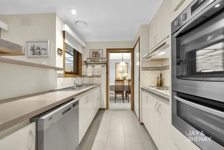 Sixth view of Homely house listing, 7 Thompson Court, Endeavour Hills VIC 3802