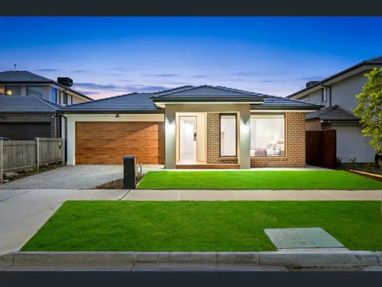 6 Corbett Street, Clyde North VIC 3978