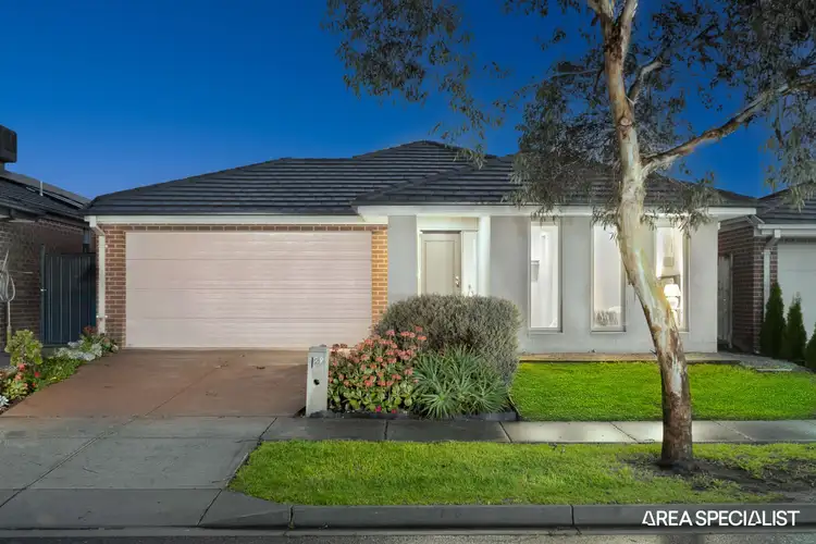 29 Boonwurrung Street, Cranbourne East VIC 3977