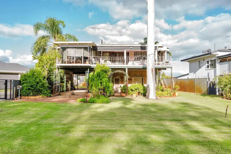 10 RAVENSWOOD ROAD, Ravenswood WA 6208