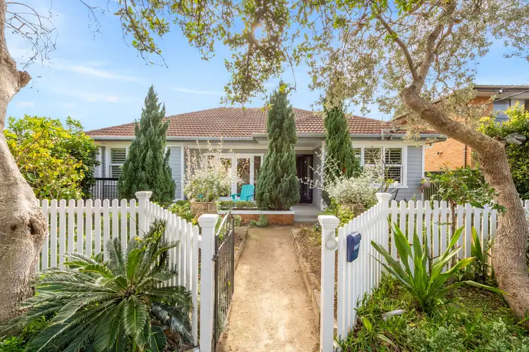 6 Charlton Street, Toowoon Bay NSW 2261
