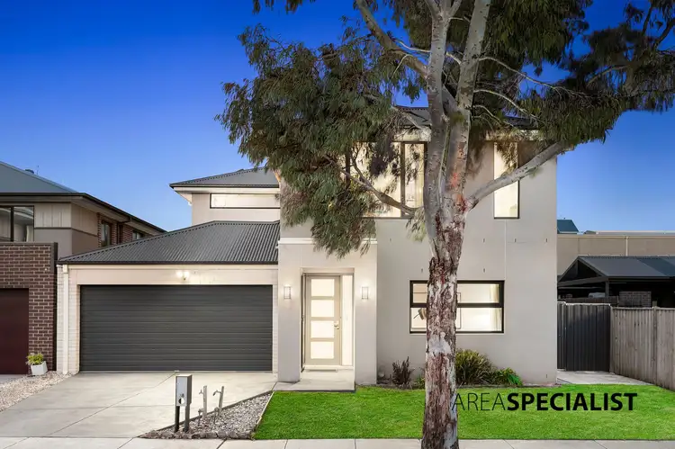 38 Merrin Circuit, Clyde North VIC 3978