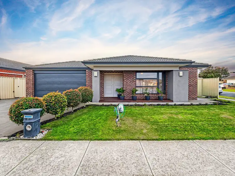 2 Cumberland Drive, Pakenham VIC 3810