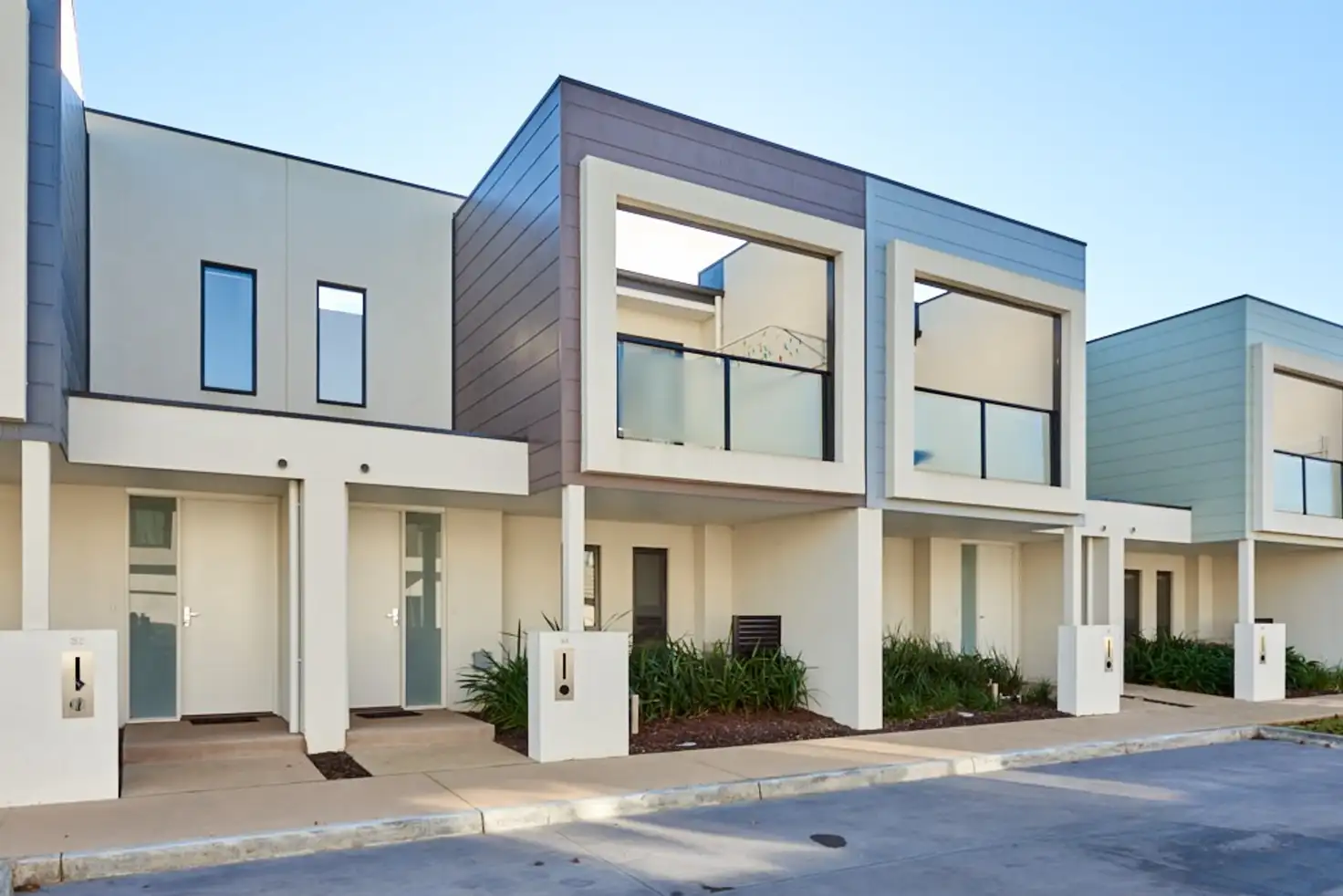 Main view of Homely townhouse listing, 34 Hardy Loop, Keysborough VIC 3173