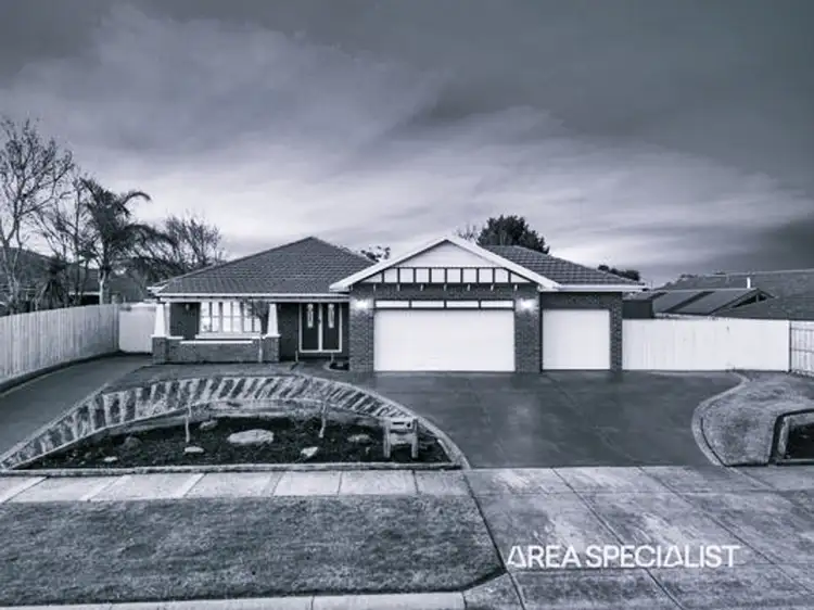 22 Livingstone Boulevard, Pakenham VIC 3810