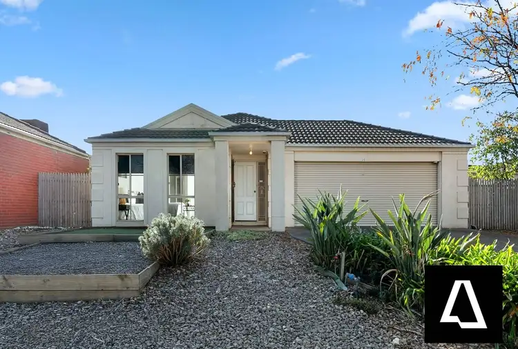 35 Hunts Cross Way, Caroline Springs VIC 3023