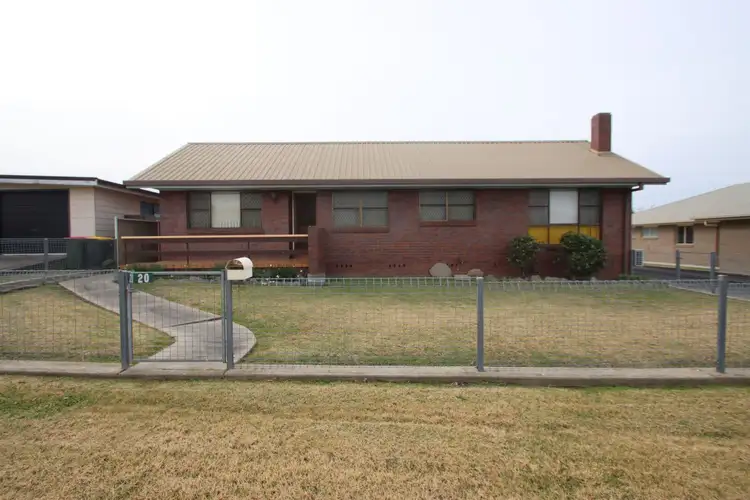20 High Street, Tenterfield NSW 2372