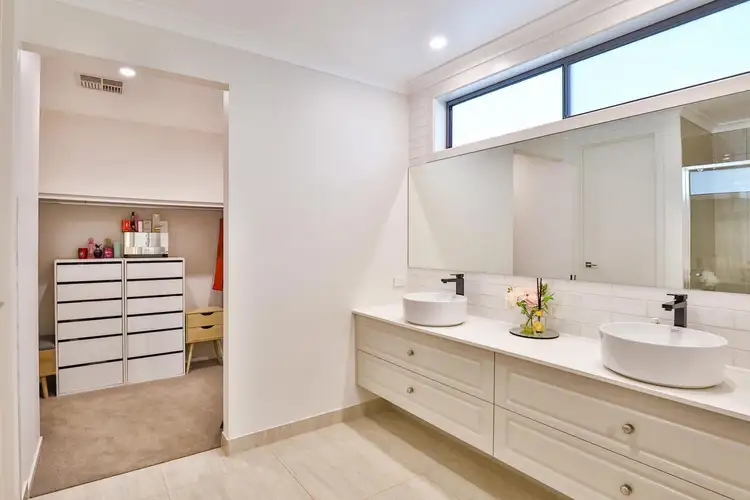 Fifth view of Homely house listing, 5 Gulf Way, Mildura VIC 3500