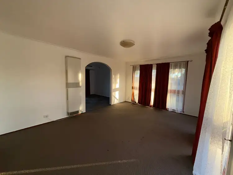 Fifth view of Homely house listing, 1 Grantham Parade, St Albans VIC 3021