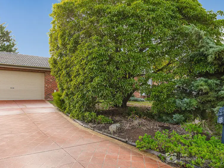 15 HAYBALE PLACE, Melton West VIC 3337