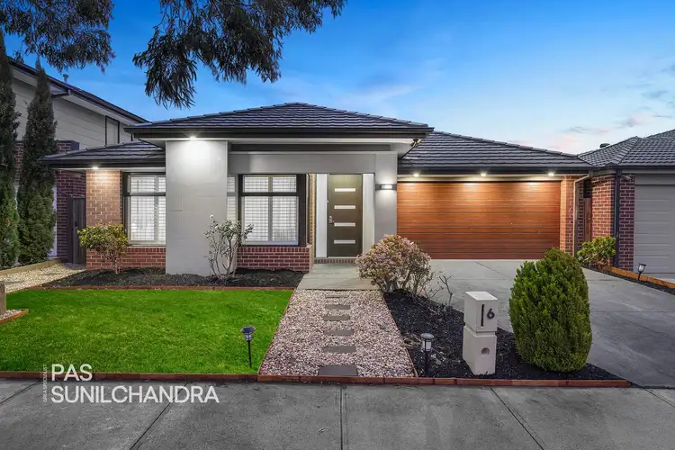 6 Swallowtail Avenue, Clyde North VIC 3978