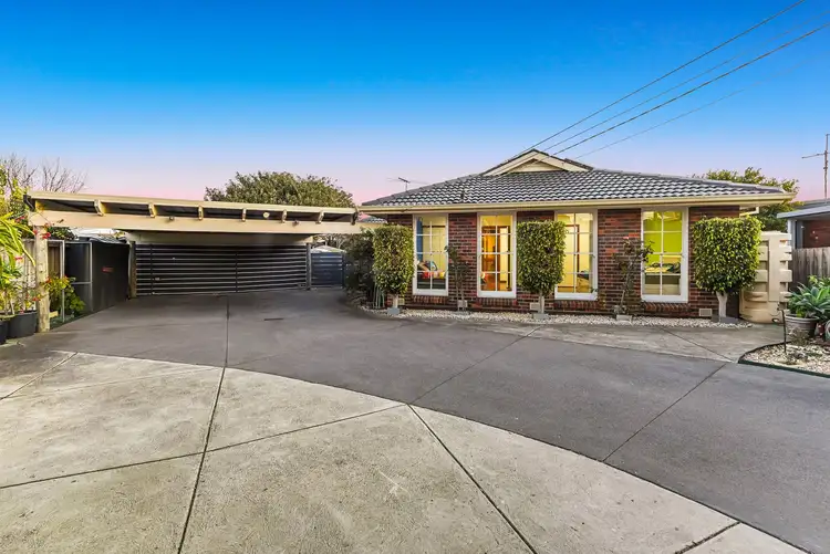 12 Woodstock Place, Springvale South VIC 3172
