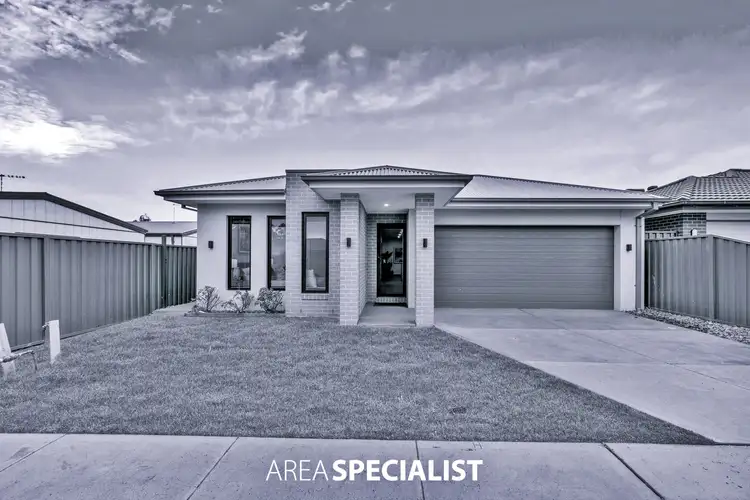 3 Revelstoke Crescent, Pakenham VIC 3810