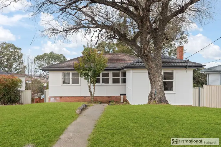 6 Owen Way, West Bathurst NSW 2795