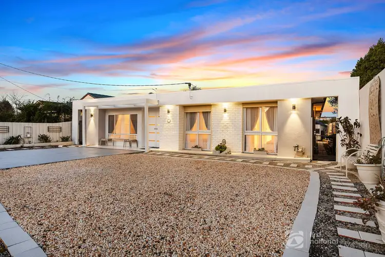 6 KINLOCH ROAD, Melton VIC 3337