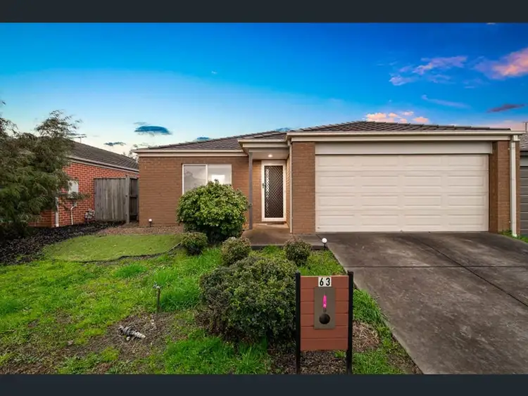63 Fallingwater Drive, Pakenham VIC 3810