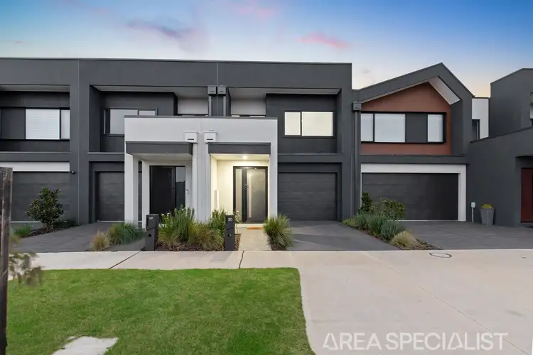 30 Infantry Way, Berwick VIC 3806
