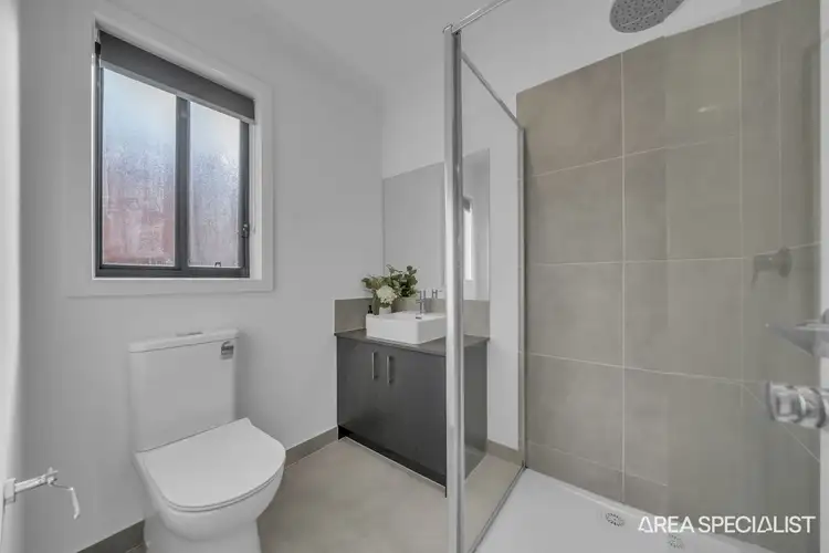 Fourth view of Homely house listing, 5 Edgware Street, Thornhill Park VIC 3335